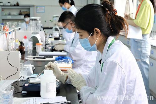 省職業(yè)院校技能大賽高職組農(nóng)產(chǎn)品質(zhì)量安全檢測賽項在我校成功舉辦，技術(shù)服務(wù)彰顯專業(yè)實力